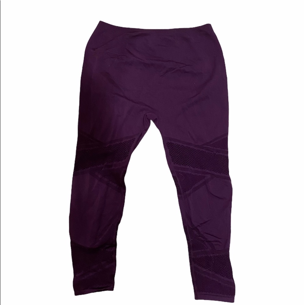 Fabletics burgundy cropped leggings L